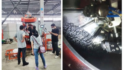 無(wú)錫汽車(chē)密封件客戶(hù)到訪，驗(yàn)收自動(dòng)滾噴機(jī)PR90
