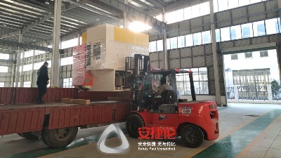 自動噴膠機40型不愧是爆款，再發(fā)上海電梯橡塑配件客戶