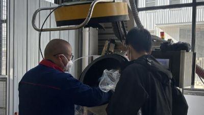 無(wú)錫客戶到訪安捷倫南通工廠，滾噴機(jī)打樣圓滿成功
