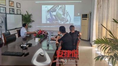 密封件軸承客戶考察滾噴設(shè)備，軸承線性導(dǎo)軌封蓋噴PTFE