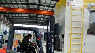 再一臺自動噴膠機PZ40發(fā)貨浙江汽車零部件客戶