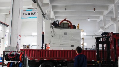 揚(yáng)州客戶自動(dòng)噴膠機(jī)發(fā)貨了，你也想要一臺(tái)嗎？