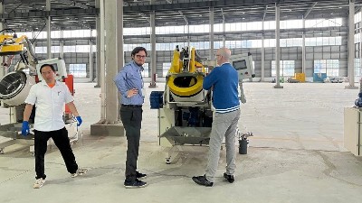 無(wú)錫橡膠密封件客戶到訪安捷倫考察滾噴機(jī)，試機(jī)打樣